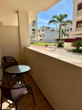 VillaCarreta piscina comunitaria y parking privado a 7 minutos de la playa a pie, Rota